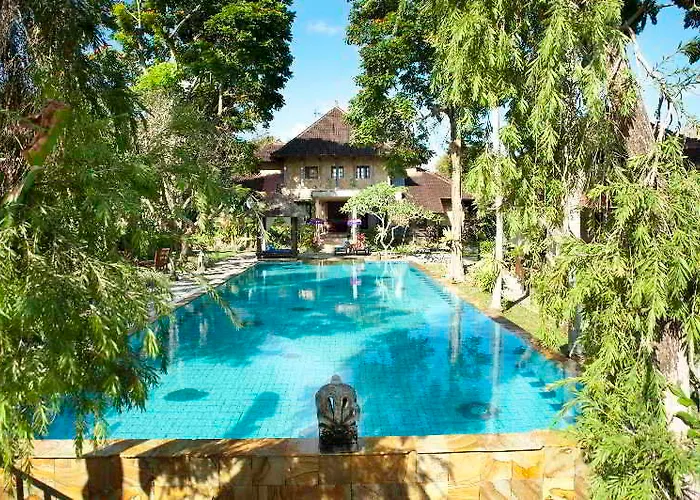 Garden Hotel 3*