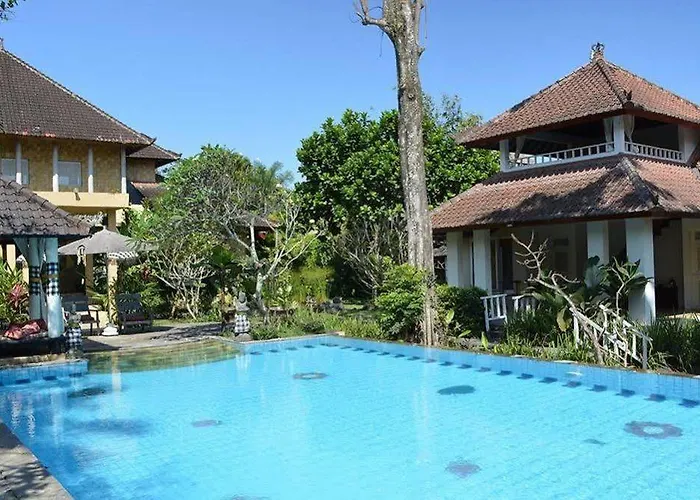 Garden Hotel 3*